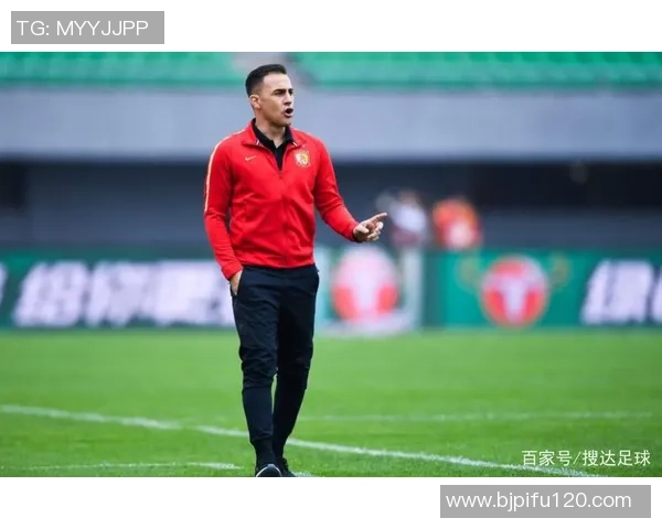 模仿足球明星声音的技巧与乐趣探索，让你在球场上也能成为焦点