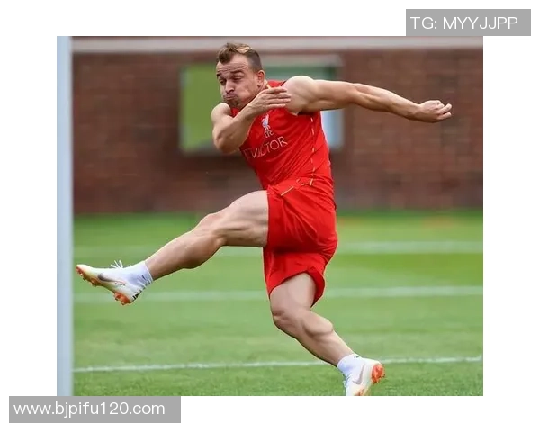 足球明星们的腹肌训练秘籍与精彩肌肉图片分享